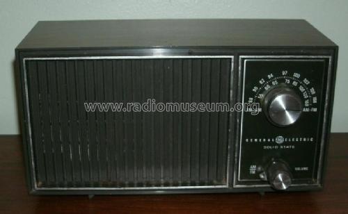 Solid State AM-FM T2215B; General Electric Co. (ID = 1863912) Radio