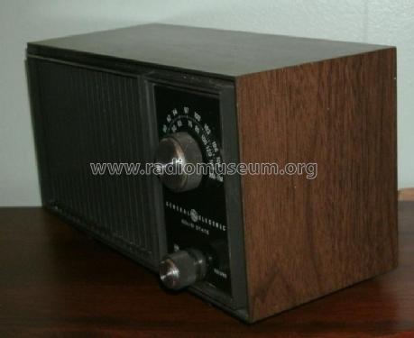 Solid State AM-FM T2215B; General Electric Co. (ID = 1863915) Radio