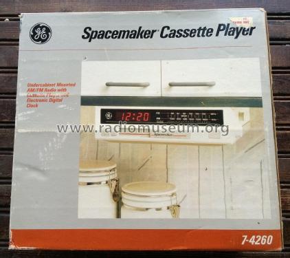 Spacemaker® - AM FM Radio - Cassette Player 7-4260A; General Electric Co. (ID = 1803019) Radio