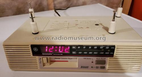 Spacemaker AM/FM Stereo Radio 7-4275A; General Electric Co. (ID = 2866454) Radio