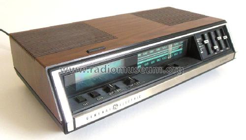 Stereo Clock Radio 7-4695A; General Electric Co. (ID = 1391938) Radio