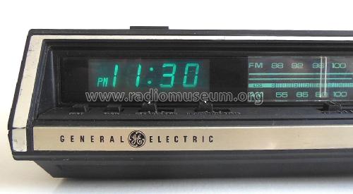 Stereo Clock Radio 7-4695A; General Electric Co. (ID = 1391939) Radio