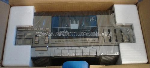 Stereo FM/AM Clock Radio Cassette Recorder 7-4965A; General Electric Co. (ID = 1220740) Radio