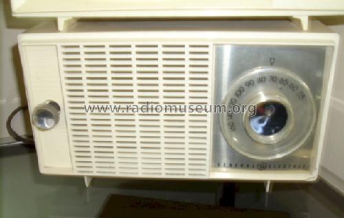 T-127A ; General Electric Co. (ID = 739124) Radio