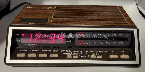 Two Wake Times FM/AM Clock Radio 7-4616B; General Electric Co. (ID = 2908202) Radio