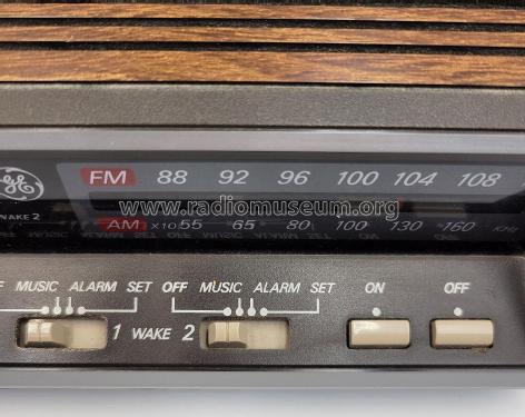 Two Wake Times FM/AM Clock Radio 7-4616B; General Electric Co. (ID = 2908204) Radio