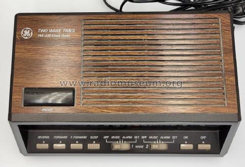 Two Wake Times FM/AM Clock Radio 7-4616B; General Electric Co. (ID = 2908207) Radio