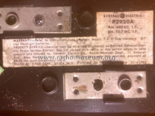 World Monitor 5-Band Radio P2920A Ch= R14GE; General Electric Co. (ID = 3139274) Radio