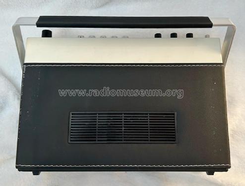 World Monitor 5-Band Radio P2920A Ch= R14GE; General Electric Co. (ID = 3140375) Radio