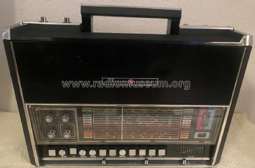 World Monitor P4990A; General Electric Co. (ID = 2775810) Radio