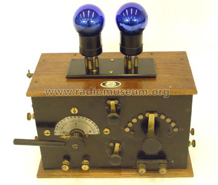 Amplificateur universel à 2 lampes ; Gody, Abel; Amboise (ID = 2185365) Radio