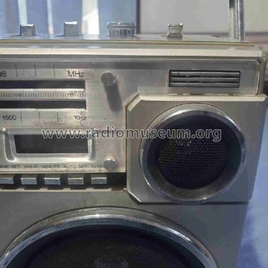 AM/FM Stereo Cassette Radio TSR-581; Gold Star Co., Ltd., (ID = 2985848) Radio