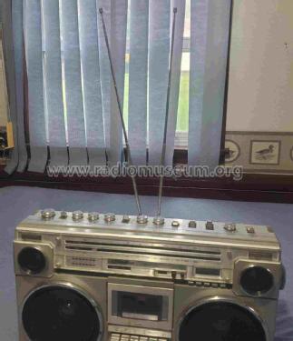 AM/FM Stereo Cassette Radio TSR-581; Gold Star Co., Ltd., (ID = 2985851) Radio