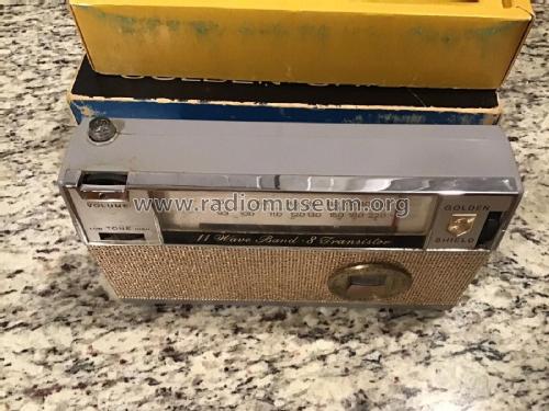 11 Wave Band 8 Transistor 7580 Series; Golden Shield; Great (ID = 2765020) Radio