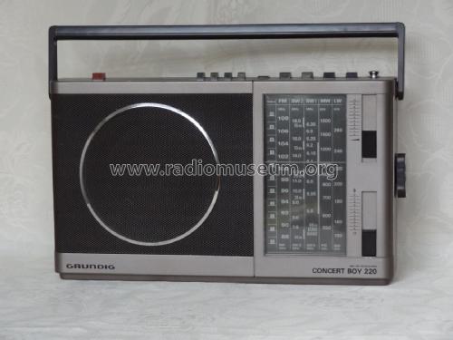 Concert-Boy 220a; Grundig Radio- (ID = 2880086) Radio