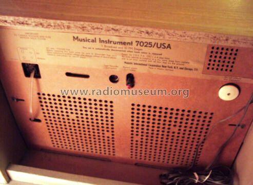 Majestic Musical Instrument 7025/USA; Grundig Radio- (ID = 2643378) Radio