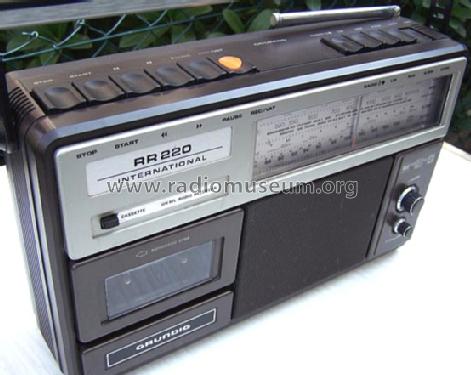 RR220 International; Grundig Radio- (ID = 770841) Radio