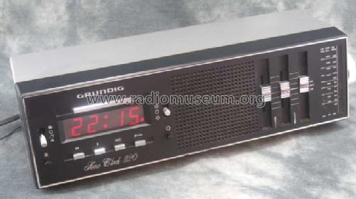 Sono Clock 320; Grundig Radio- (ID = 903669) Radio