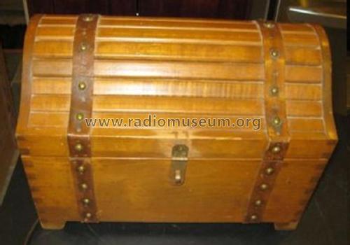 638A The Buccaneer Chest; Guild Radio & (ID = 1816112) Radio