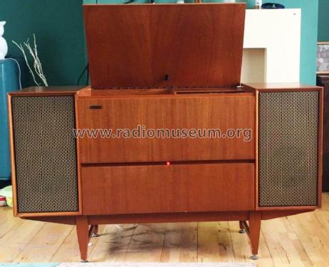 Stereo Radiogramophone RG200; Hacker Radio Ltd., (ID = 2108298) Radio