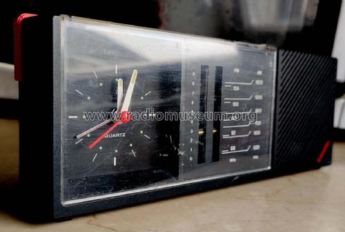 Radio Clock Traveller RC 800; Halbleiterwerk (ID = 3016892) Radio