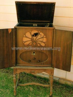 Imperia Combination, All Electric Radio and Phonograph Amplifier R7; Harringtons Ltd; (ID = 2414670) Radio