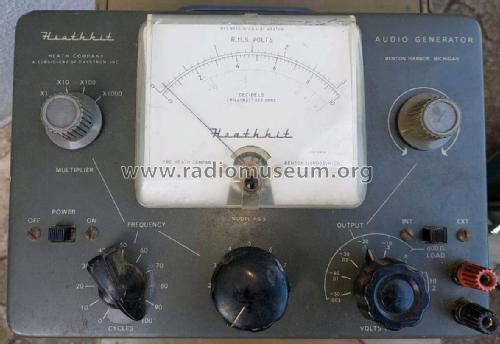 Audio Generator AG-9; Heathkit Brand, (ID = 3109664) Equipment