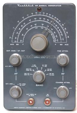 RF Signal Generator RF-1; Heathkit Brand, (ID = 2707884) Equipment