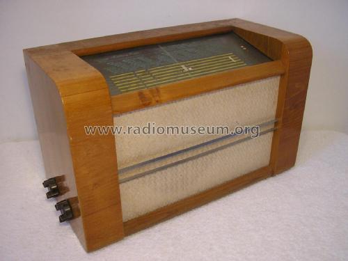 560V; Hellberg, Helsinki (ID = 1974921) Radio