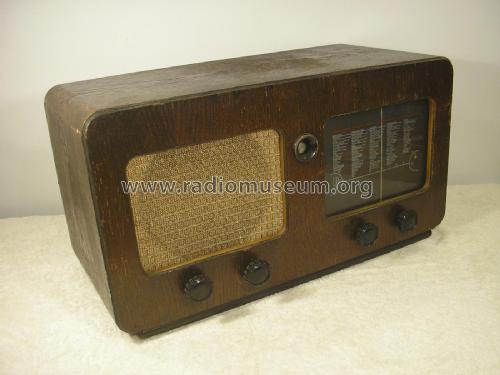 Juno 762 Y; Hellberg, Helsinki (ID = 3001940) Radio