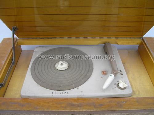 Stereo-Kristall ; Oy Helvar; Helsinki (ID = 1955281) Radio