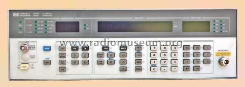 Synthesized Signal Generator 8657B Equipment Hewlett-Packard, HP