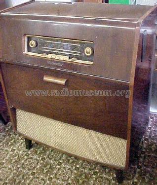 AM/FM Auto Radio-Gramophone 1633; HMV Brand, His (ID = 1223292) Radio