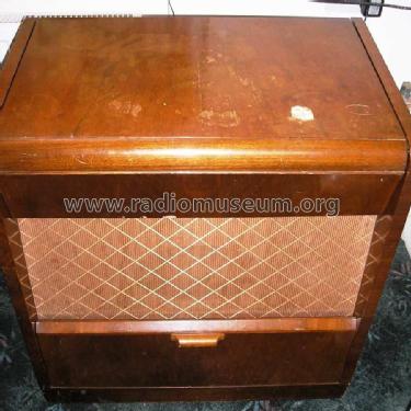 3 Speed Auto-Radiogram 1618A; HMV Brand, His (ID = 2297343) Radio