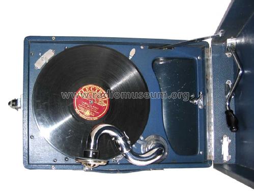 Portable Gramophone 102; HMV Brand, His (ID = 591152) TalkingM