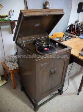 Upright Grand 193; HMV Brand, His (ID = 2400690) TalkingM