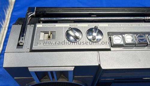 FM/AM Stereo Portable Radio Cassette Recorder TRK-6820H; Hitachi Ltd.; Tokyo (ID = 2881280) Radio