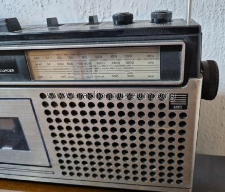 FM/MW/LW Portable Radio Cassette Recorder TRK-5301L; Hitachi Ltd.; Tokyo (ID = 2873476) Radio