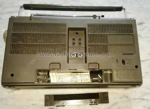 FM/SW2/SW1/MW Stereo Cassette Recorder TRK-7500W; Hitachi Ltd.; Tokyo (ID = 2273848) Radio