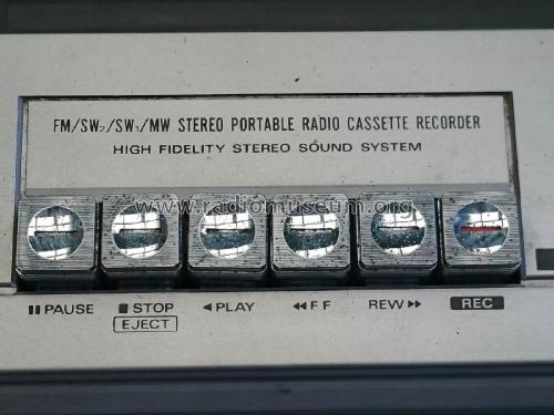 FM/SW2/SW1/MW Stereo Portable Radio Cassette Recorder TRK-7200AU; Hitachi Ltd.; Tokyo (ID = 1747675) Radio