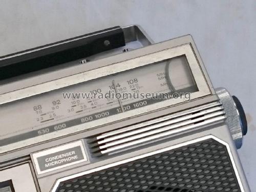 FM/SW2/SW1/MW Stereo Portable Radio Cassette Recorder TRK-7200AU; Hitachi Ltd.; Tokyo (ID = 1747676) Radio