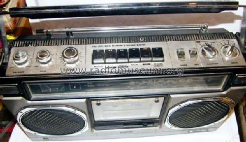 FM/SW/MW/LW Stereo Cassette Recorder TRK 8010 E; Hitachi Ltd.; Tokyo (ID = 1998684) Radio