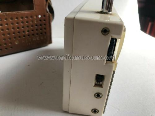 2 Band Transistor 9 WH-901; Hitachi Ltd.; Tokyo (ID = 2673134) Radio