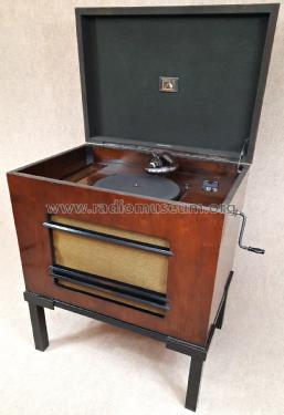 Modern Console Gramophone 153; HMV Brand, His (ID = 3086598) TalkingM