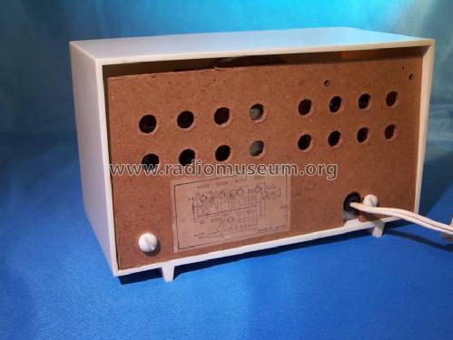 miniature mains radio ; Holiday; brand (ID = 1046160) Radio