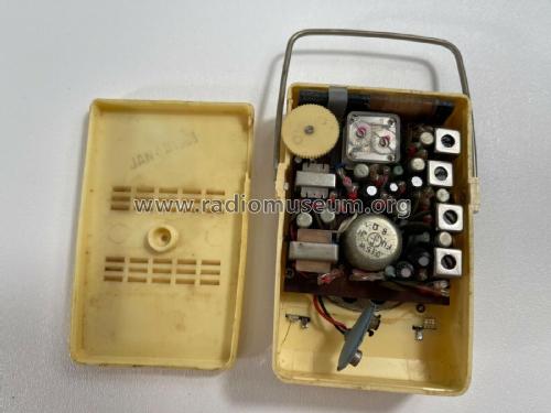 High Sensitivity 8 Transistor 8TP-412 ; Honeytone Honey Tone (ID = 2753606) Radio