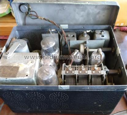 HA-8 ; Howard Radio Company (ID = 3079752) Car Radio