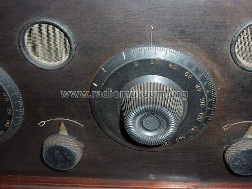 Neutrodyne ; Howard Radio Company (ID = 1424483) Radio