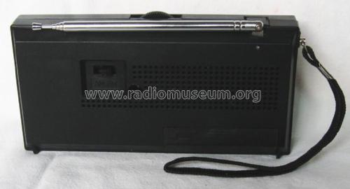 AM / FM 2 band radio Model: 833; International (ID = 2093019) Radio