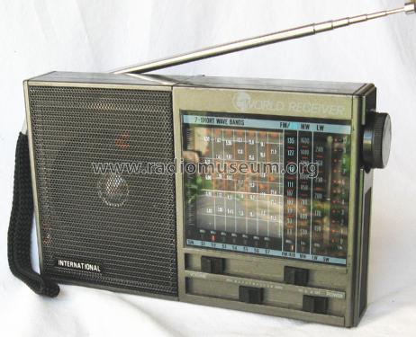 International World Receiver H 108; Unknown - CUSTOM (ID = 2745682) Radio